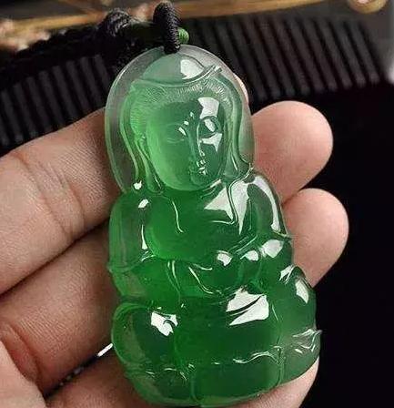 
教你评定翡翠非常简单的方式 
   第2张