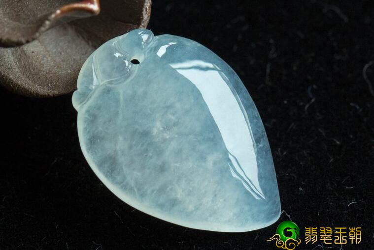 什么样的翡翠吊坠是好的，应该怎么保养？   第1张