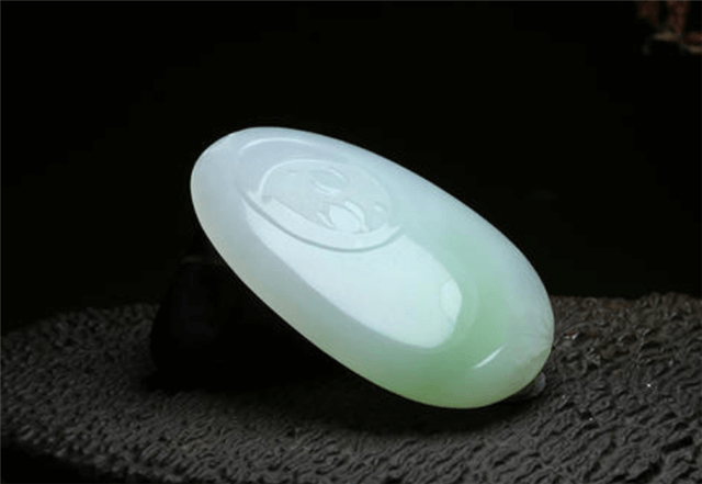 什么人不适合戴和田玉?当然是不注重保养它的人! 第2张