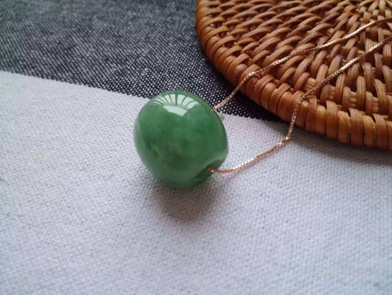 翡翠材质归类和价钱中间有什么关系？一篇文陪你掌握！   第2张