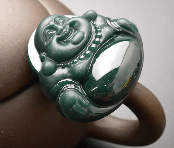 不知道翡翠玉佛的价格大概多少？我给大家认真讲一讲！   第1张