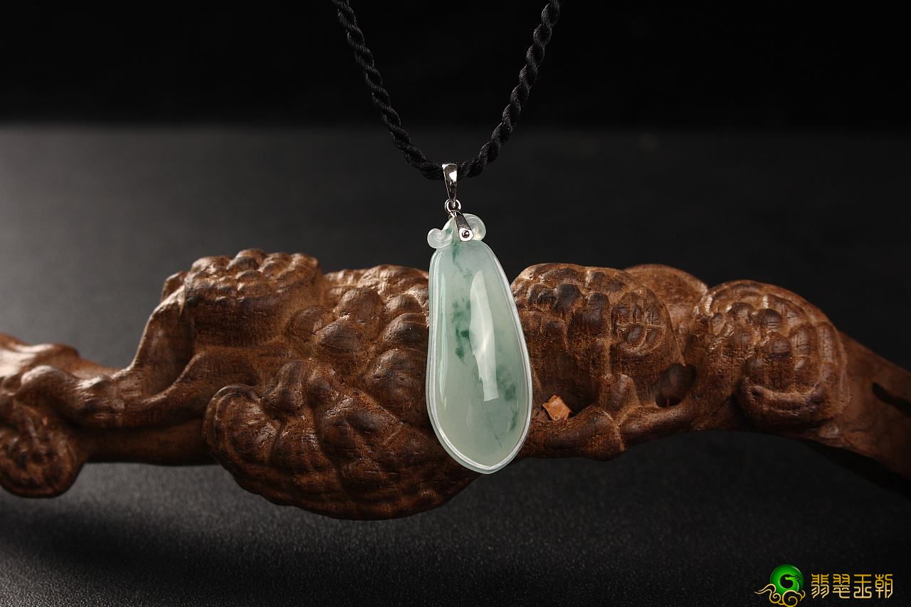 翡翠品质级别划分？在选购翡翠时你需要了解这种。   第2张