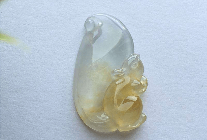 冰种飘黄翡翠价格是多少？看完你就知道！   第1张