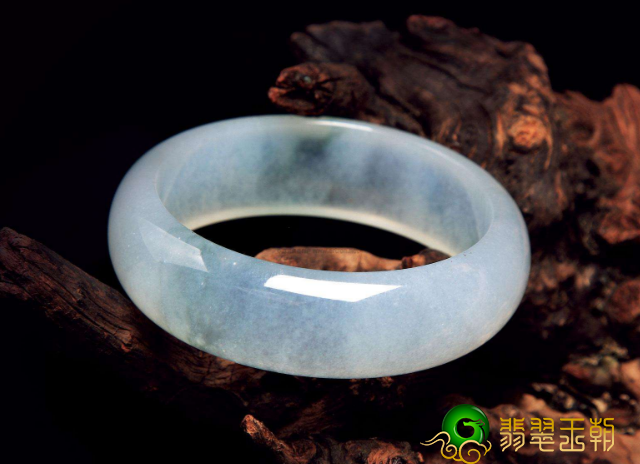 冰种翡翠价格多少钱?会不会很贵? 第1张