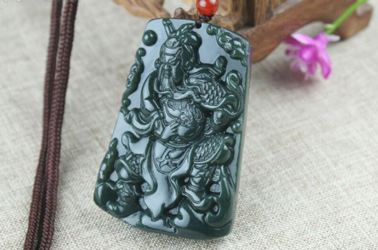 男戴关公牌有什么讲究   第3张