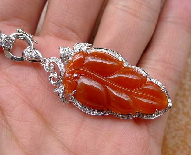 冰种翡翠和红翡翠哪个好？红翡翠的形成历史   第2张