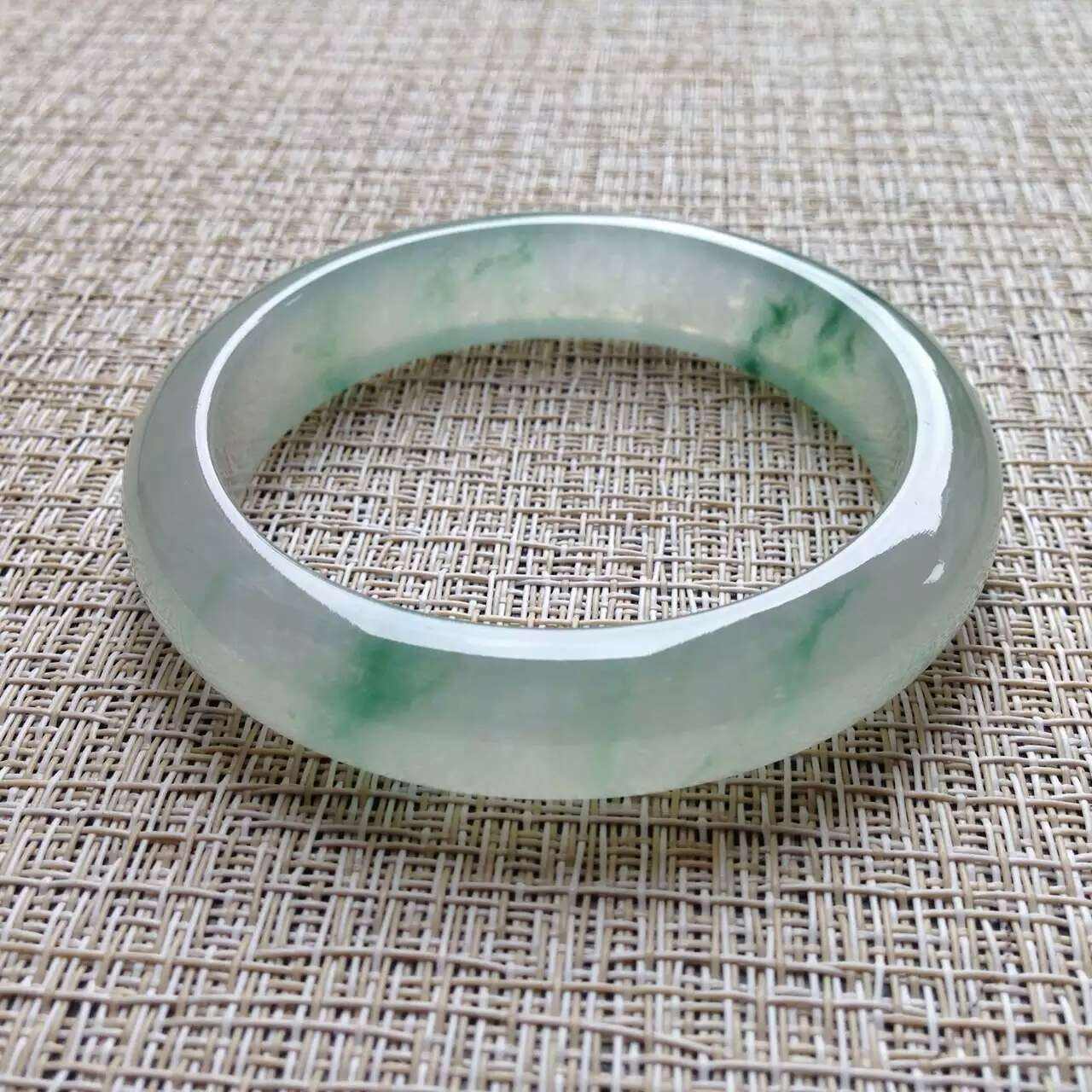 原价六万块钱的翡翠，为何专家却说只值六百？原来真相是这样……   第2张