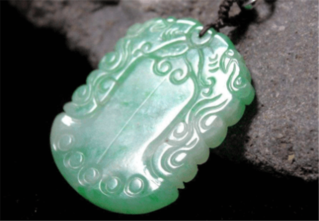 石性非常重的翡翠非常值得个人收藏吗？回答原来是这个样子的！   第4张