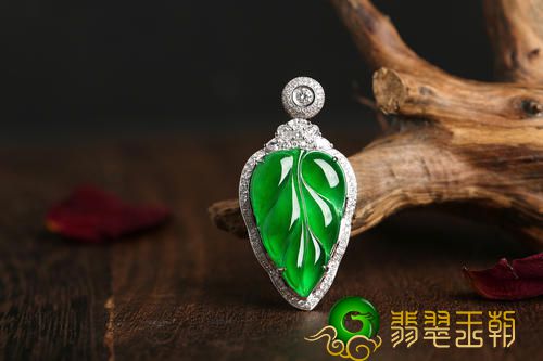 翡翠叶子吊坠寓意多,我们千万不要搞错了! 第2张