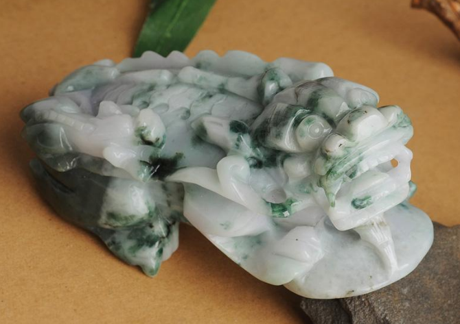 翡翠摆件原来有那么多讲究,如何选择适合自己的? 第3张