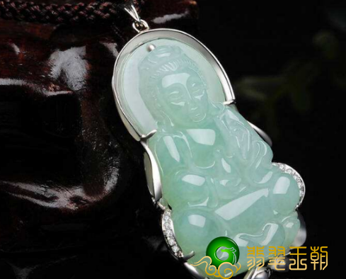 如何选择糯冰种翡翠观音吊坠 这种关键点不能忽视 