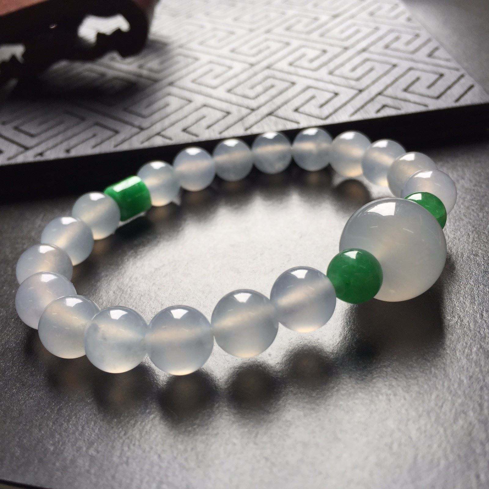 翡翠白冰手串多少钱？选购时我们要注意什么？   第3张