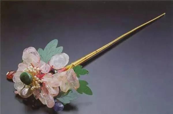 真实的清朝老翡翠，每一件全是人们的相互財富 