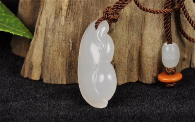 羊脂玉和翡翠哪个好？关键看你喜欢什么！   第2张