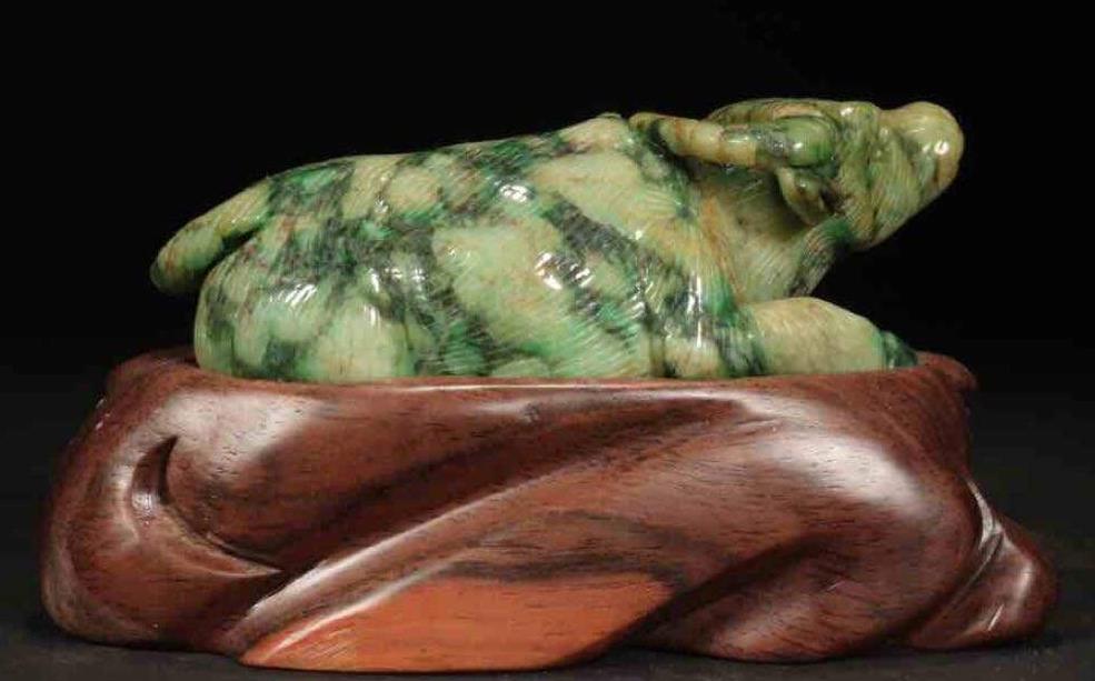 翡翠手雕哪里好？如何判断翡翠手雕好坏？   第1张