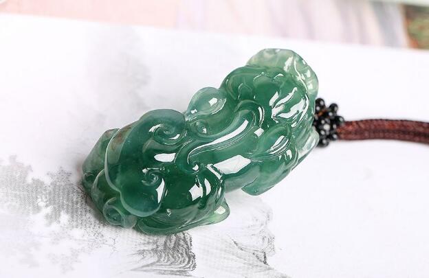 翡翠貔貅不是人人都适合的，这些翡翠貔貅的寓意你不一定知道   第3张