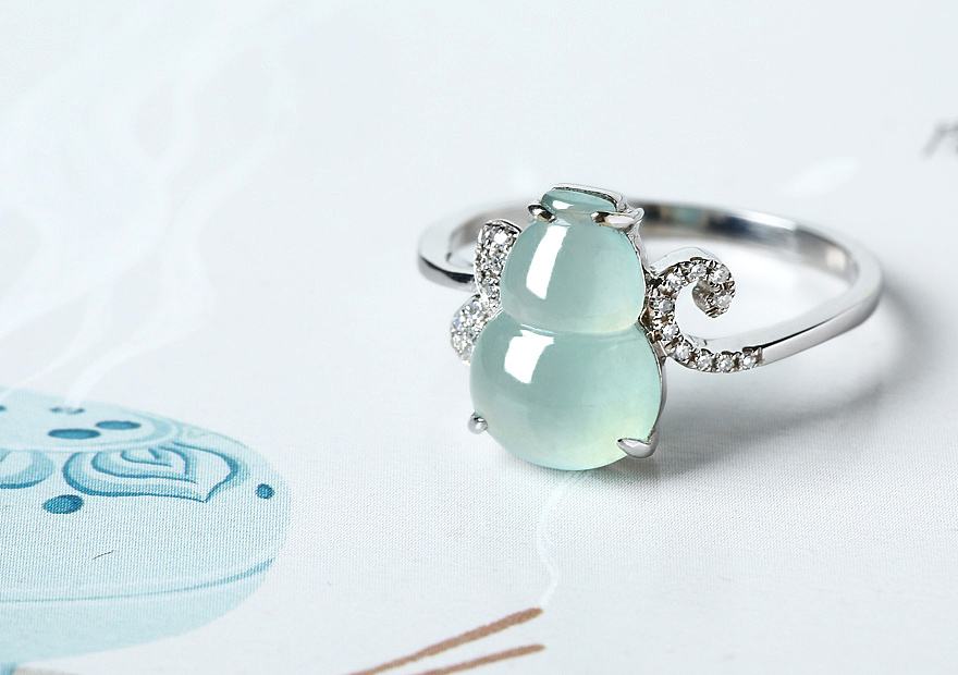 晴水翡翠价格贵吗？晴水翡翠的价值和特点是什么？   第2张