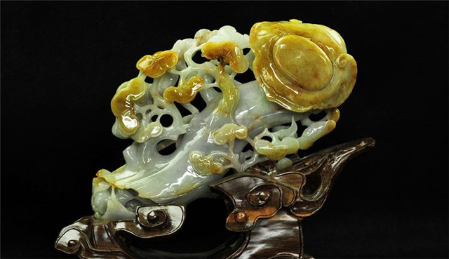 翡翠摆件的种与色哪个重要？这样的问法可不对！   第1张