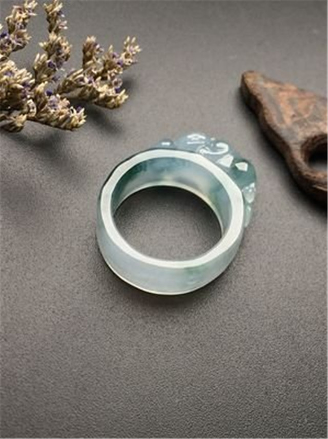 玉扳指价格高吗?我们在收藏时应该注意的事项是什么? 第1张