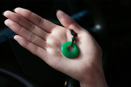 什么是镀膜翡翠？有什么简单又快捷的鉴别方法吗？   第2张