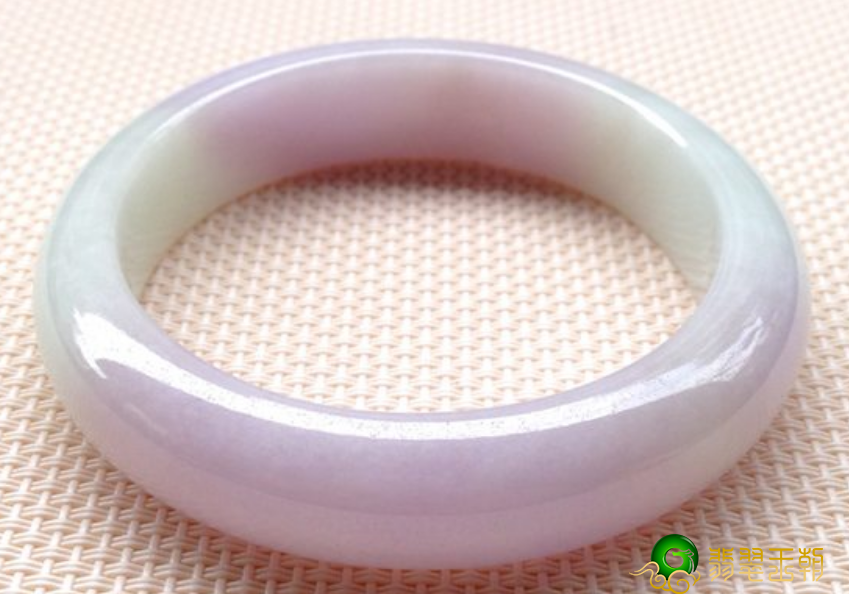 糯种蓝紫色翡翠镯子的价格多少？一篇文章陪你掌握蓝紫色翡翠镯子   第2张