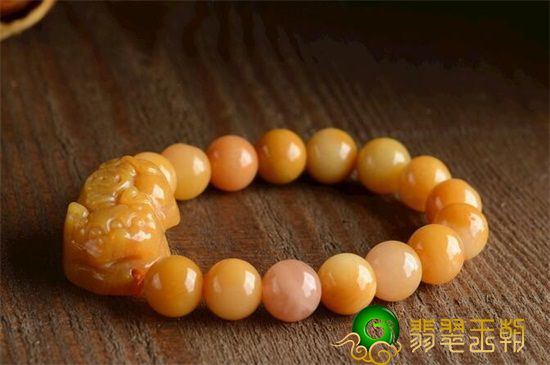 女性带貔貅有哪些注重，女戴貔貅吊坠的忌讳   第2张