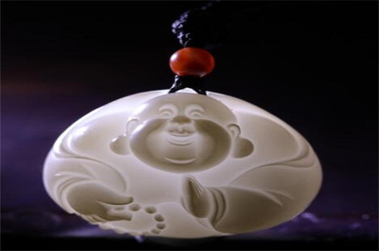 女孩戴弥勒佛的忌讳   第3张