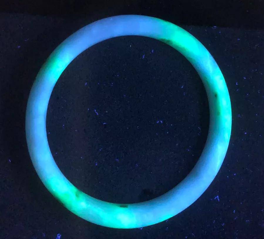 从实验室看翡翠,如何鉴定真假?
第3张