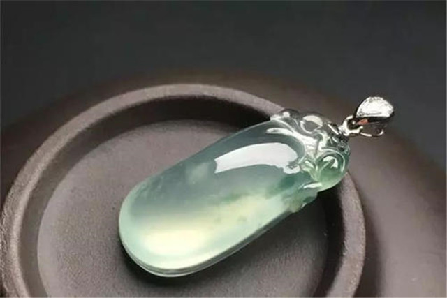 查看更多，目前最非常值得个人收藏的翡翠类目！   第2张