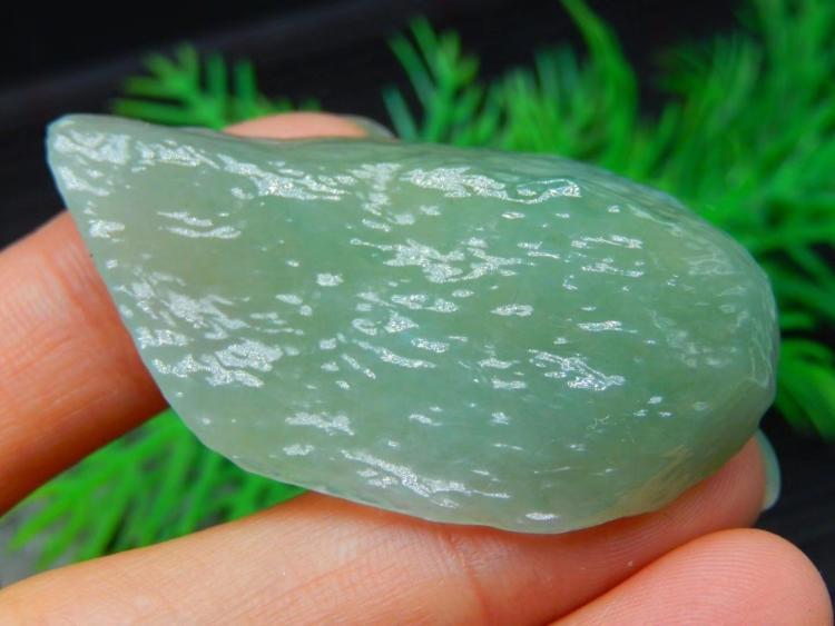 冰种翡翠原石怎么鉴别？最简单的翡翠鉴定方法   第1张