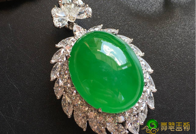 综合性使用价值最大的翡翠装饰品是啥？翡翠镯子居然只排第二！   第1张