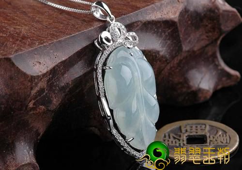 翡翠叶子吊坠寓意多,我们千万不要搞错了! 第3张
