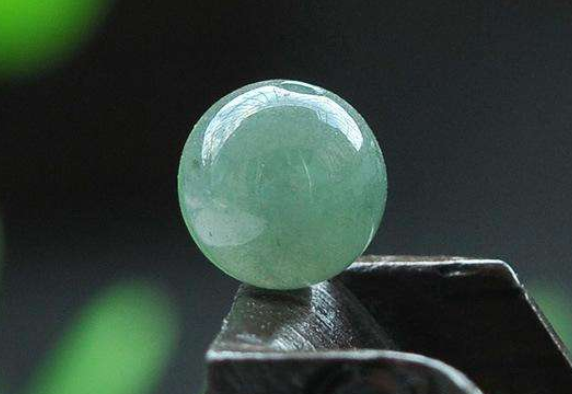 如何鉴定翡翠真假？鉴定翡翠真假的3个小妙招你知道吗？   第1张