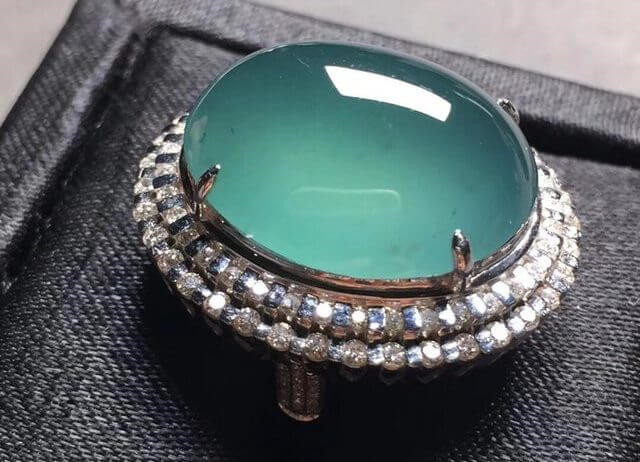 翡翠果冻料值钱吗?答案和它的质地息息相关! 第2张