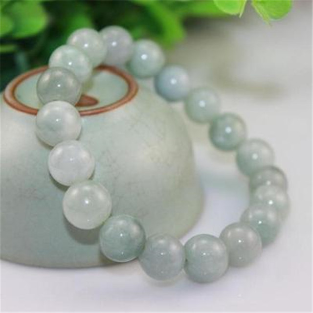 瓷白翡翠值钱吗?带你领略它的美! 第2张