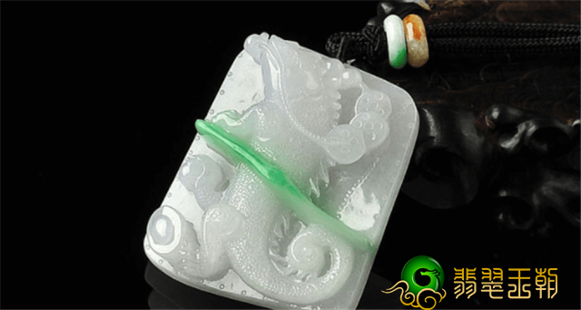 女人适合戴什么题材的翡翠挂件？这些你很有必要知道！   第1张