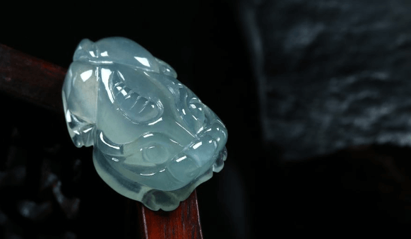 假翡翠是什么做的？扒一扒它的真面目！   第1张