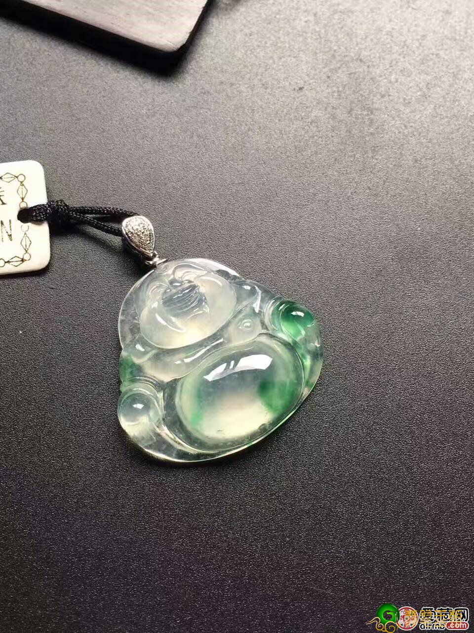 配戴翡翠玉佛的寓意是啥，合适带翡翠笑佛的人有什么   第1张