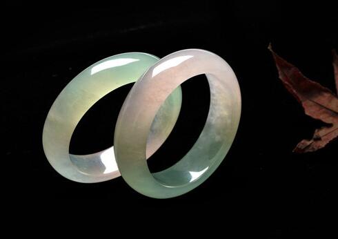 1000元能买到什么样的翡翠手镯 看看是否合您心意   第1张