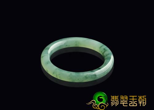 翡翠玉镯的种类，你知道多少？   第1张