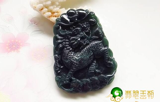 为何墨翠是高端翡翠 怎样评定一块墨翠的好坏   第2张