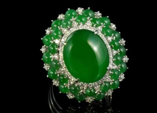 玉还是翡翠总是分不清楚 怎么辨别才比较好呢   第1张