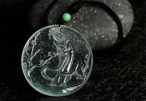 你有了解过油青种翡翠的价格吗 这篇文章定能给您一些启示 第1张