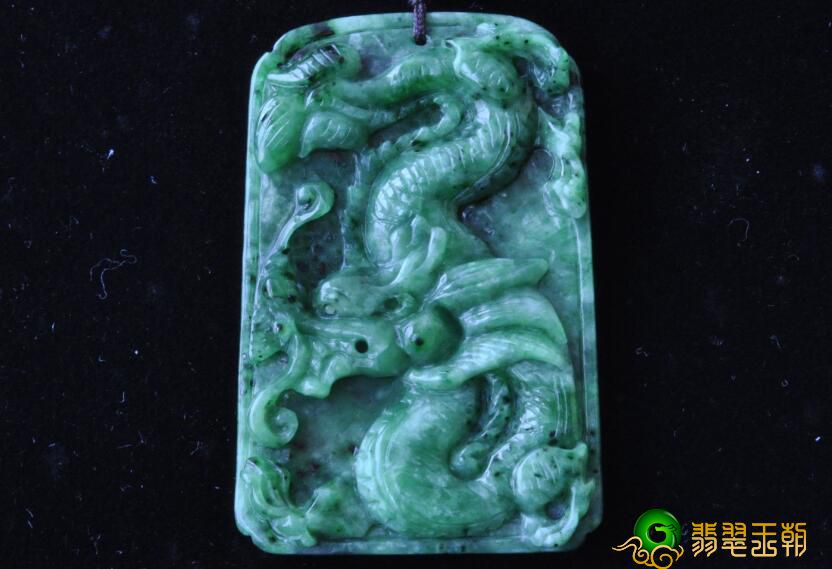 翡翠龙牌你掌握多少钱呢？怪不得一直让人魂牵梦萦。   第2张
