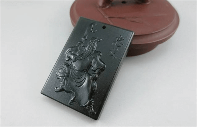 年轻人戴和田玉好不好看是其次,这些忌讳可不要犯了! 第3张