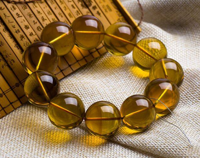 琥珀的鉴定方法  方法很简单保证你学会   第2张