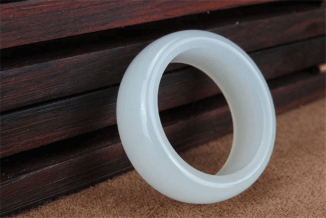 什么品质的和田玉是最好的？这四个因素达到完美就可以了！   第1张