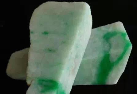 赌石行为什么存在 为什么这么多人喜欢赌石   第2张