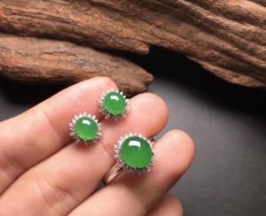 木那料正绿翡翠套服   第4张