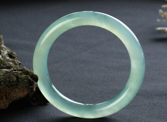 豆种翡翠手镯价位一般在多少 有没有识货的   第2张